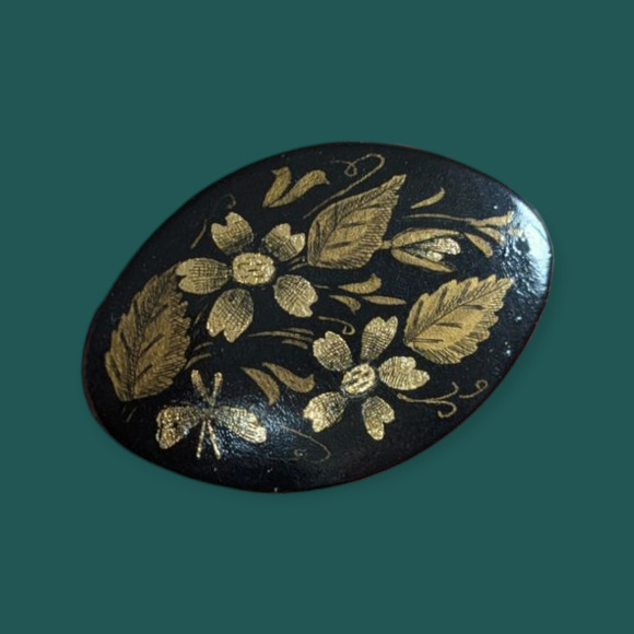 Antique Victorian Oval Brooch - Picture 2 of 4